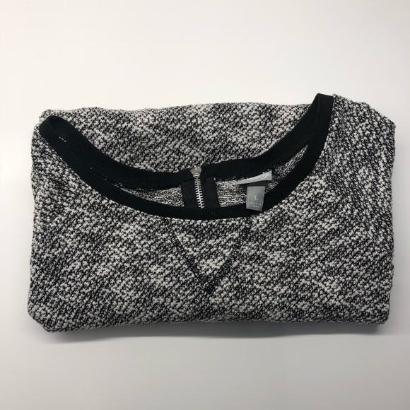 Vanity Sweater - Picture 7 of 8